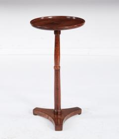 Dish Top Triangular Base Stand - 4600507