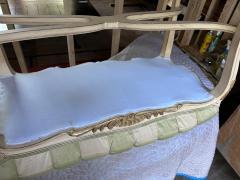 Dorothy Draper Lovely French Provincial Louis XV Style Painted Wood Bench Dorothy Draper - 4428976