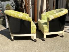 Dorothy Draper MID CENTURY PAIR OF UPHOLSTERED PATENT LEATHER CHAIRS MANNER OF DOROTHY DRAPER - 4251455