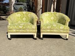 Dorothy Draper MID CENTURY PAIR OF UPHOLSTERED PATENT LEATHER CHAIRS MANNER OF DOROTHY DRAPER - 4251456
