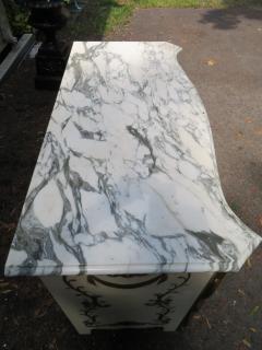 Dorothy Draper Stunning Dorothy Draper style Marble Top Chest Gilt Decoration - 1138801