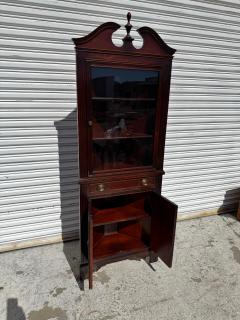 Duncan Phyfe Duncan Phyfe Mahogany 2 Door Corner Cabinet - 4398019