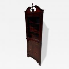 Duncan Phyfe Duncan Phyfe Mahogany 2 Door Corner Cabinet - 4401373