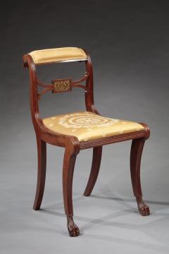 Duncan Phyfe SET OF SIX CLASSICAL CARVED AND BRASS INLAID KLISMOS SIDE CHAIRS - 4340771