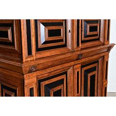 Dutch 18th Century Oak and Ebony Kussenkast - 4712468