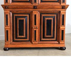 Dutch 18th Century Oak and Ebony Kussenkast - 4712498