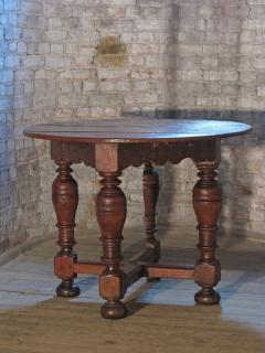 Dutch 18th century round Drop Leaf Table or Demilune Console - 627134