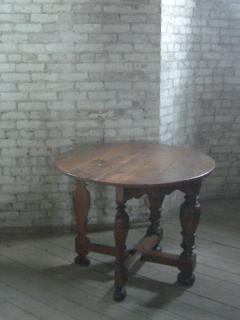 Dutch 18th century round Drop Leaf Table or Demilune Console - 627136