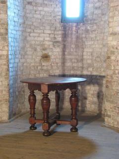 Dutch 18th century round Drop Leaf Table or Demilune Console - 627137