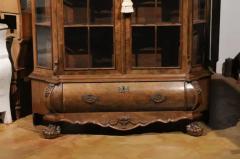 Dutch Rococo Revival 1890s Bomb Vitrine Display Cabinet with Carved Medallion - 3491319