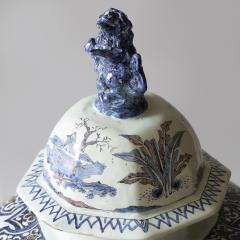 EARLY 18TH CENTURY NEVERS OCTAGONAL LIDDED VASE - 4359412