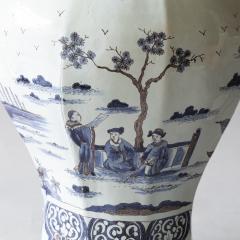 EARLY 18TH CENTURY NEVERS OCTAGONAL LIDDED VASE - 4359431