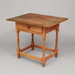 EARLY QUEEN ANNE ONE DRAWER TAVERN TABLE - 2482080