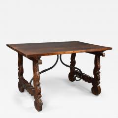 Early 17th century walnut Spanish table with good original patina - 4811105