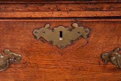 Early 18th Century English Low Dresser - 3318131