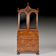 Early 18th Century George I Figured Walnut Bureau Bookcase - 3123304