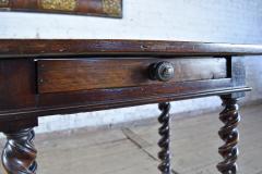 Early 18th Century Italian Baroque Small Walnut Center End Table - 1233836