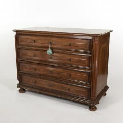 Early 18th Century Italian Walnut Commode Circa 1700 - 3728986