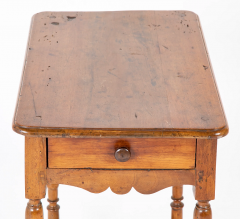 Early 18th Century Louis XIII Walnut Side Table - 3265199