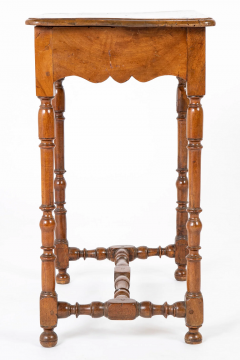 Early 18th Century Louis XIII Walnut Side Table - 3265258