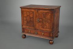 Early 18th Century Walnut Table Cabinet - 873639