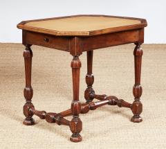 Early 18th c Italian Baroque Walnut Octagonal Table - 3926816