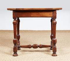 Early 18th c Italian Baroque Walnut Octagonal Table - 3926818