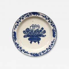 Early 18th century Dutch Delft plate with flower basket design - 4817475