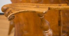 Early 19th Century Knuckle Arm Windsor Chair - 671502