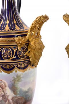 Early 19th Century Matching Pair of Bronze Mounted Porcelain Urns - 801841