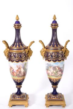 Early 19th Century Matching Pair of Bronze Mounted Porcelain Urns - 801845