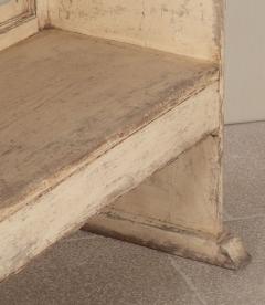 Early 19th Century Provincial Later Painted Pine and Elm Settle - 4240794
