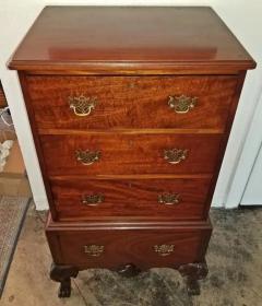 Early 20C Irish Georgian Style Mahogany Low Boy  - 4128266
