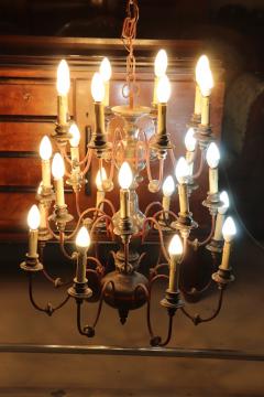 Early 20th Century Antique Larg Chandelier in Wood and Iron 24 Bulbs - 2974424