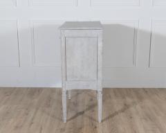 Early 20th Century French Chest of Drawers with Exceptional Craftsmanship - 4375349