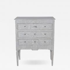 Early 20th Century French Chest of Drawers with Exceptional Craftsmanship - 4379239