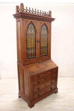 Early 20th Century Italian Gothic Style Solid Oak Wood Cabinet - 3004727