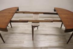 Early 20th Century Italian Louis XVI Style Walnut Round Extendable Dining Table - 2311220