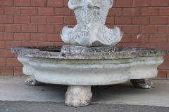 Early 20th Century Italian Rare Neoclassical Garden Large Fountain with Statue - 3214028