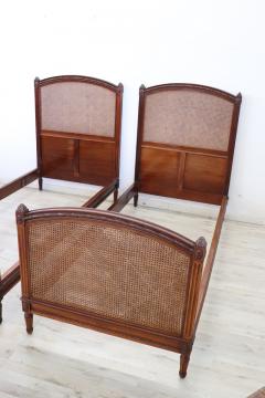 Early 20th Century Italian Walnut and Vienna Straw Pair of Single Beds - 4292347