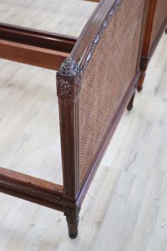 Early 20th Century Italian Walnut and Vienna Straw Pair of Single Beds - 4292348
