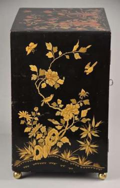 Early 20th century highly decorative Chinese lacquered table cabinet - 4756033