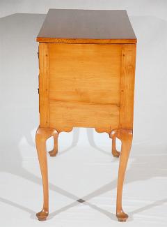 Early American Maple Lowboy - 174586