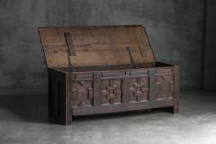 Early Antique Oak Chest in Renaissance Style 17th Century - 4606534