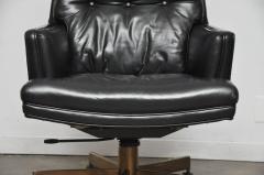Edward Wormley Dunbar Executive Desk Chair by Edward Wormley - 700216