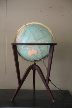 Edward Wormley Edward Wormley for Dunbar Illuminated Globe on walnut stand - 880244