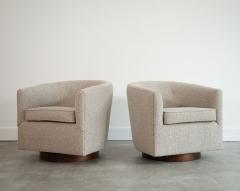 Edward Wormley Edward Wormley for Dunbar Swivel Chairs in Mahogany and Taupe Boucle C 1950s - 4599299