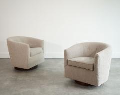 Edward Wormley Edward Wormley for Dunbar Swivel Chairs in Mahogany and Taupe Boucle C 1950s - 4599301