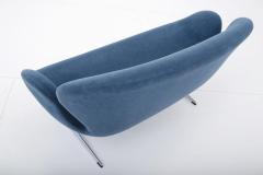 Eero Saarinen Arne Jacobsen Swan Sofa by Fritz Hansen - 1553820