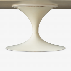 Eero Saarinen Early Eero Saarinen for Knoll Oval Pedestal Tulip Coffee Table in White Laminate - 3829354